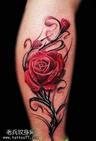 Gyönyörű Rózsa tetoválás minta a lábak