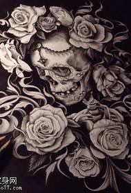 Európai és amerikai fekete kőris taro rózsa tetoválás kéziratos képek