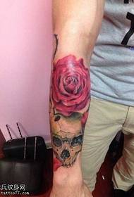 Arm European na American Taro Rose Tattoo Pattern