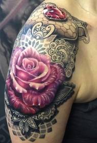 Розов модел на татуировка, декориран със стилен цвят на раменете