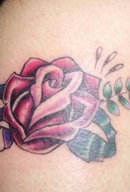 Pečių spalvos raudona rožė su tatuiruotės raštu