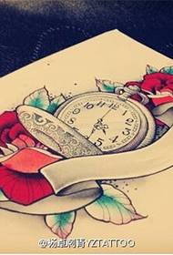 Wzór tatuażu kolorowy zegar róży