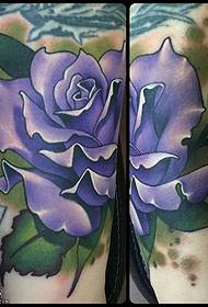 Atgal purpurinės rožės tatuiruotės modelis