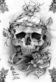 Swarte grize skets kreatyf horror skull prachtich rose tattoo manuskript
