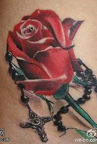 Нежная роза с бисером тату