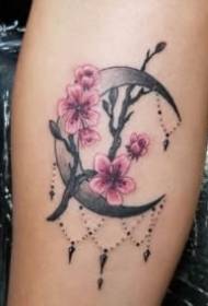 Mali svježi lijepi cvjetni uzorak tetovaža elementa