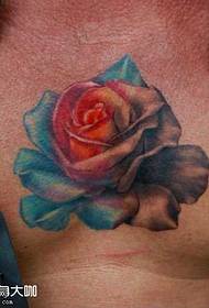 Brust Rose Tattoo-Muster
