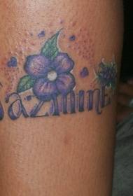 Сладък лилав жасмин с шаблон на татуировка на букви