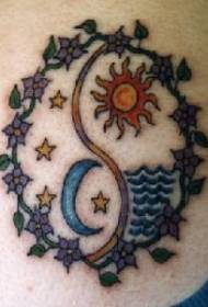 लेग रंग सूर्य आणि चंद्र नमुना टॅटू नमुना