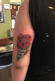 Bras de fille peint aquarelle esquisse créative littéraire belle rose tatouage photo