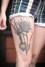 Pola tato kaki betina bawang putih dan bunga