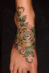 Disegno del tatuaggio classico rosa gialla sul collo del piede