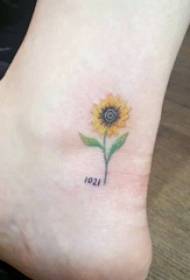 Schoolgirl Kallef gemoolt Aquarell Sketch kreativ literaresch Sonneblummen Tattoo Bild