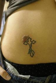 Krzyż z różanym wzorem tatuażu dla kobiet