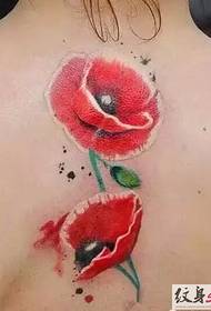 Tatuaggio accattivante con schizzi ad acquerello