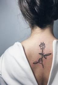 Meisjes werom swarte line sketse prachtige rose literêre tatoeaazjefoto's
