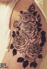 Hip rose tatoveringsmønster
