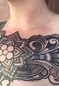 Diel in leuke set fan prachtige ûntwerpen foar blommen tatoet