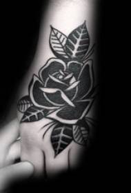 Modèle de tatouage rose noir Modèle de tatouage rose foncé