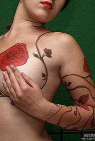 Rose tattoo patroon en betekenis