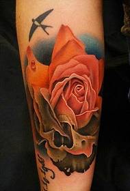 Tatuatge de tòtem de flors de color bonic i elegant