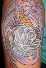 Lilla drage med sort rose tatoveringsmønster