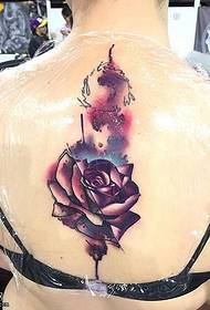 Esquena clàssica patró de tatuatge de tinta rosa