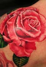 Schouder persoonlijkheid roos tattoo patroon