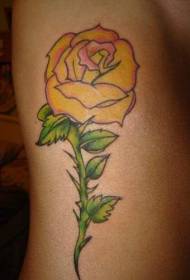 Pinggang perempuan pola tato mawar kuning