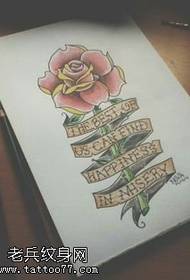 Manoscritto con motivo a tatuaggio rosa