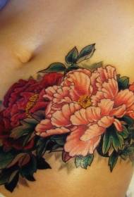 Vrouwelijke buik gekleurde pioen bloem tattoo patroon