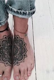 Seata de dhealbhan tatù vanilla mandala co-chothromach stylish agus fialaidh