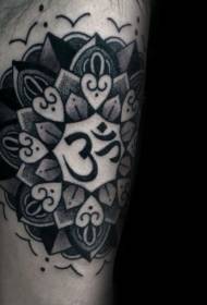 회전 스타일 블랙 바닐라 꽃 힌두교 캐릭터 문신 패턴