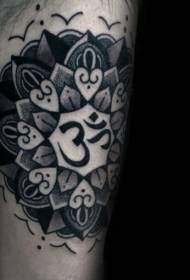 Modello di tatuaggio del personaggio indù di fiori di vaniglia nero stile filato