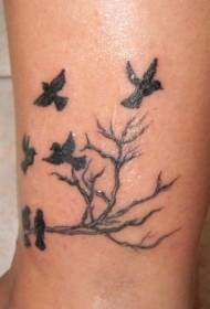 Tattoo nigri instar avium genere
