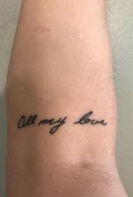 Braccia dei ragazzi sulle linee astratte semplici nere immagine inglese floreale del tatuaggio di parole