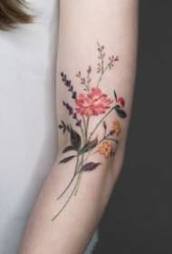 Frisse en elegante set kleine bloemen en verse tatoeages