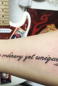 Arm personlighet mode engelska tatuering mönster