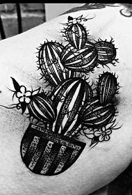 10 тетоважи со црни кактуси