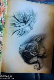 Materiale per tatuaggi floreali europei e americani