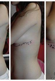 Beleza peitos populares bela letra tatuagem padrão