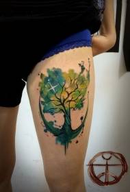 Vroulike bene gekleurde vars groot boom tattoo patroon