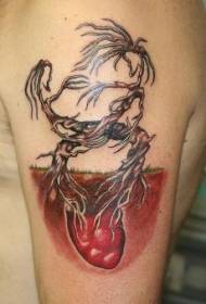 Immagine del tatuaggio dell'albero di colore della spalla dalla crescita del cuore