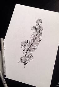 Mažas šviežio gražaus plunksnos gėlių tatuiruotės modelio rankraštis