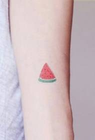 Једноставна воћна тетоважа - скуп ултра једноставних дизајна воћних тетоважа погодних за лето