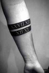 Pojan käsivarsi mustalla pohjalla valkoinen viiva kukka runko englanti tatuointi kuva
