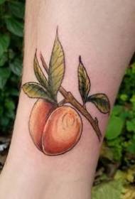 Zeer realistische set realistische fruit tattoo-ontwerpen