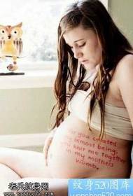 Κομψή εγκυμοσύνη αγγλική τατουάζ μοτίβο