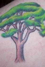 Patrón de tatuaje de árbol grande de color verde de hombro