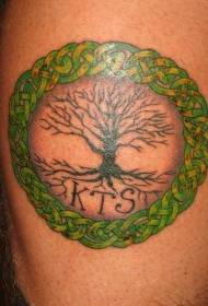 Celtic combina il tatuaggio dell'albero della vita